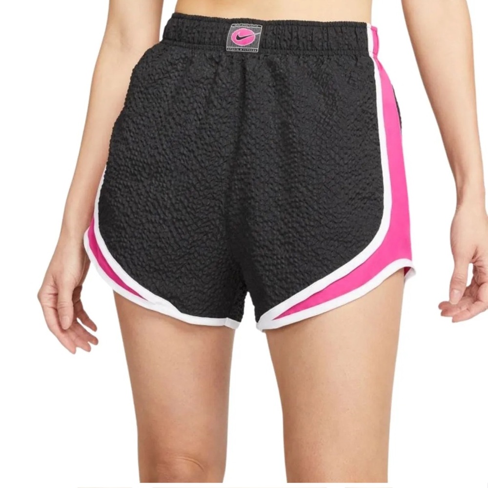 Nike women shorts NWT